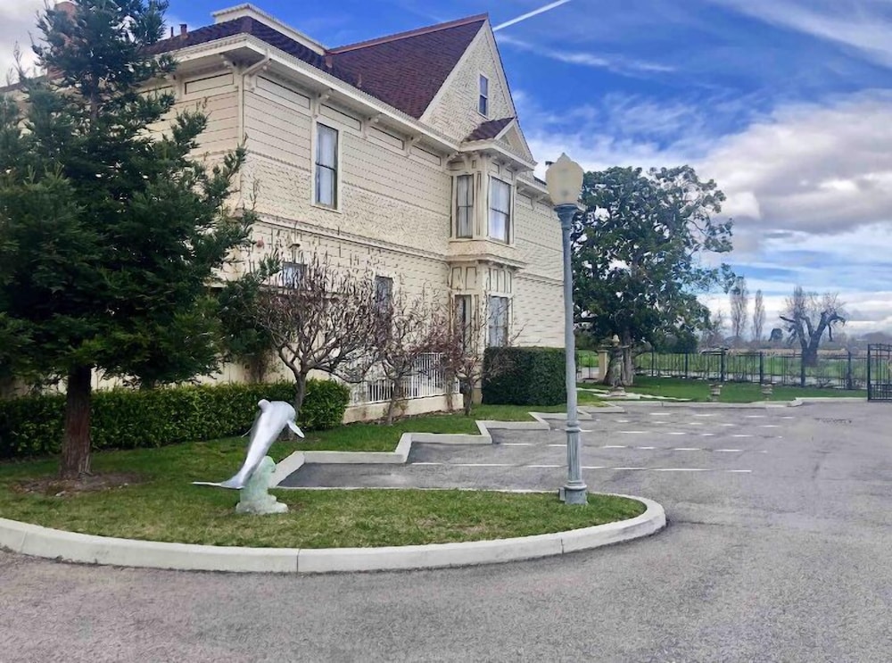 River Rd. Mansion - photo 11