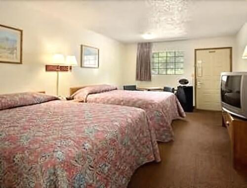 Americas Best Value Inn Tyler Winona - photo 10
