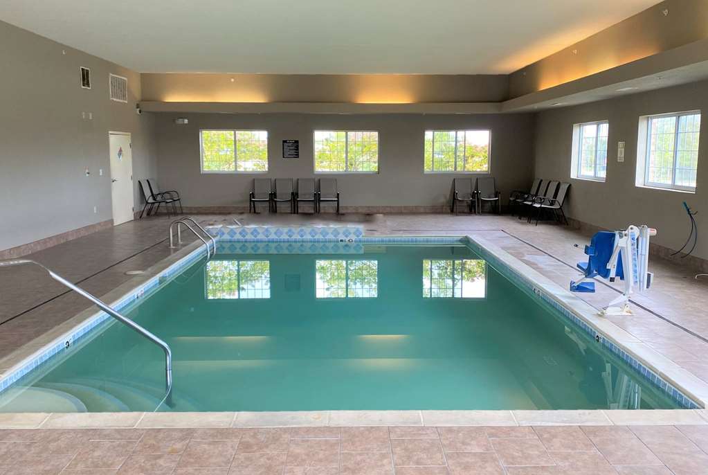 Super 8 by Wyndham Cedar Falls IA University - photo 4