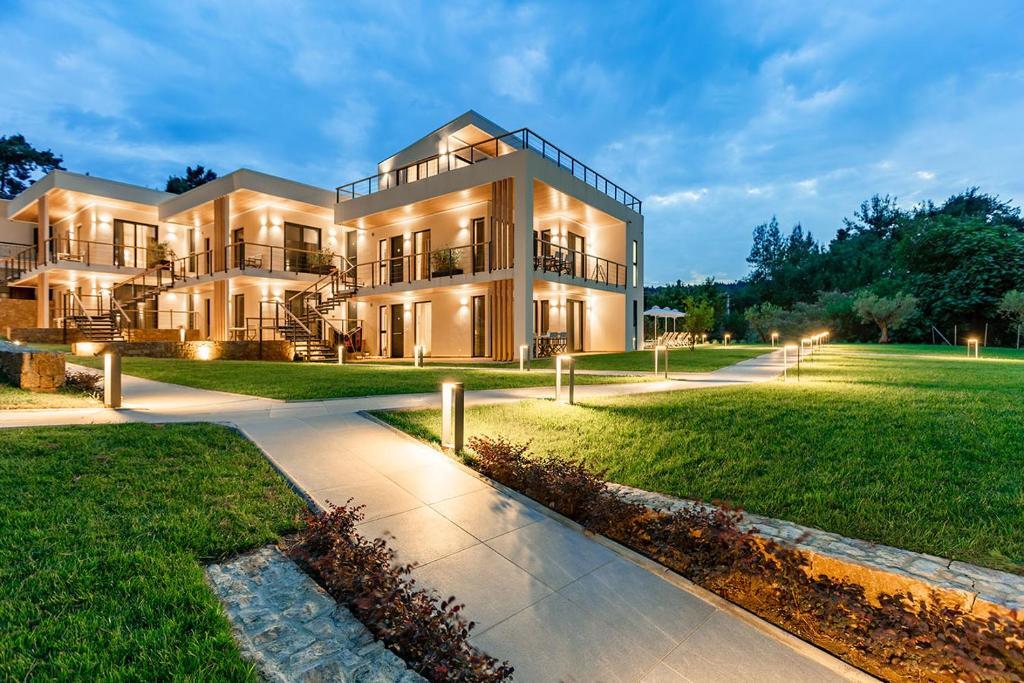 EOS Luxury Suites - last minute hotel in Kassandreia