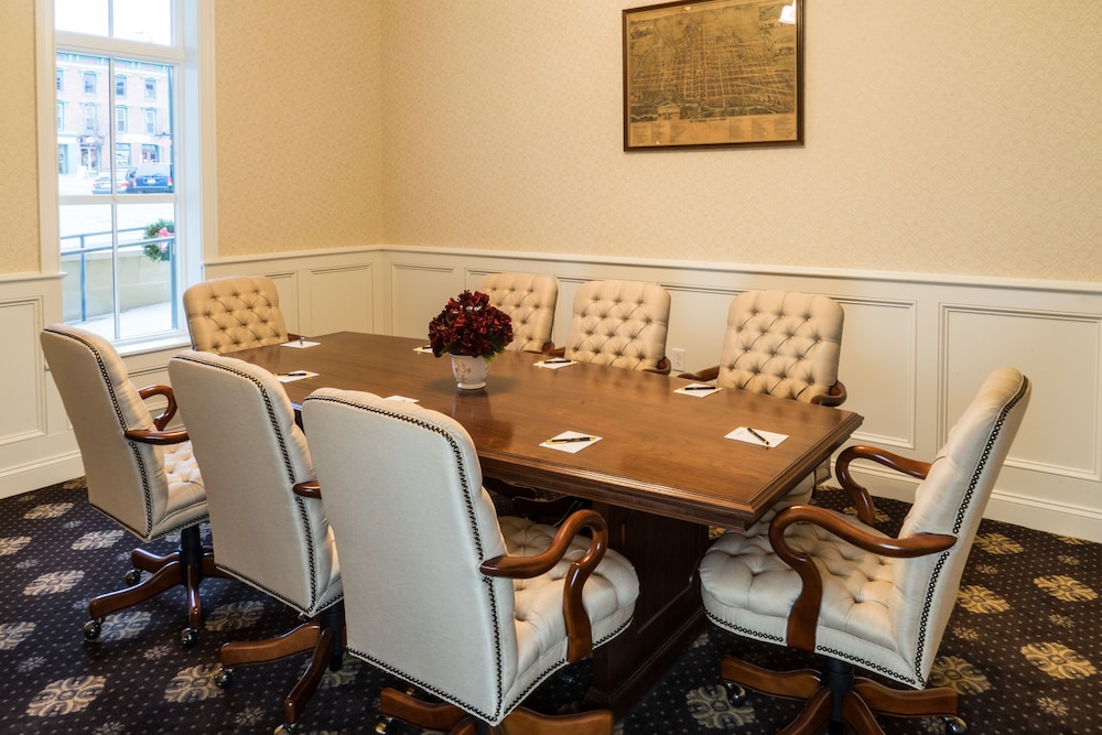 The Mount Vernon Grand Hotel - photo 30