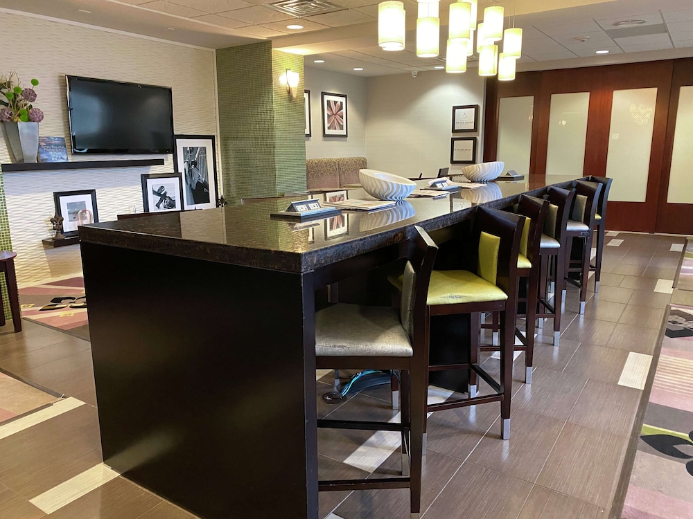 Hampton Inn by Hilton Leesville Fort Johnson - photo 3