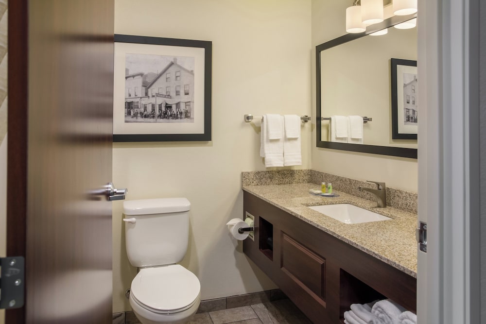 Cobblestone Inn & Suites Ashland - photo 21