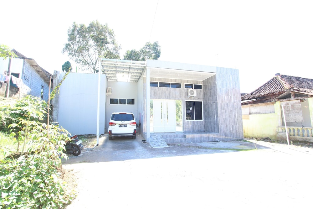 Capital O 93939 Oikodomeo Syariah in Salatiga, Indonesia