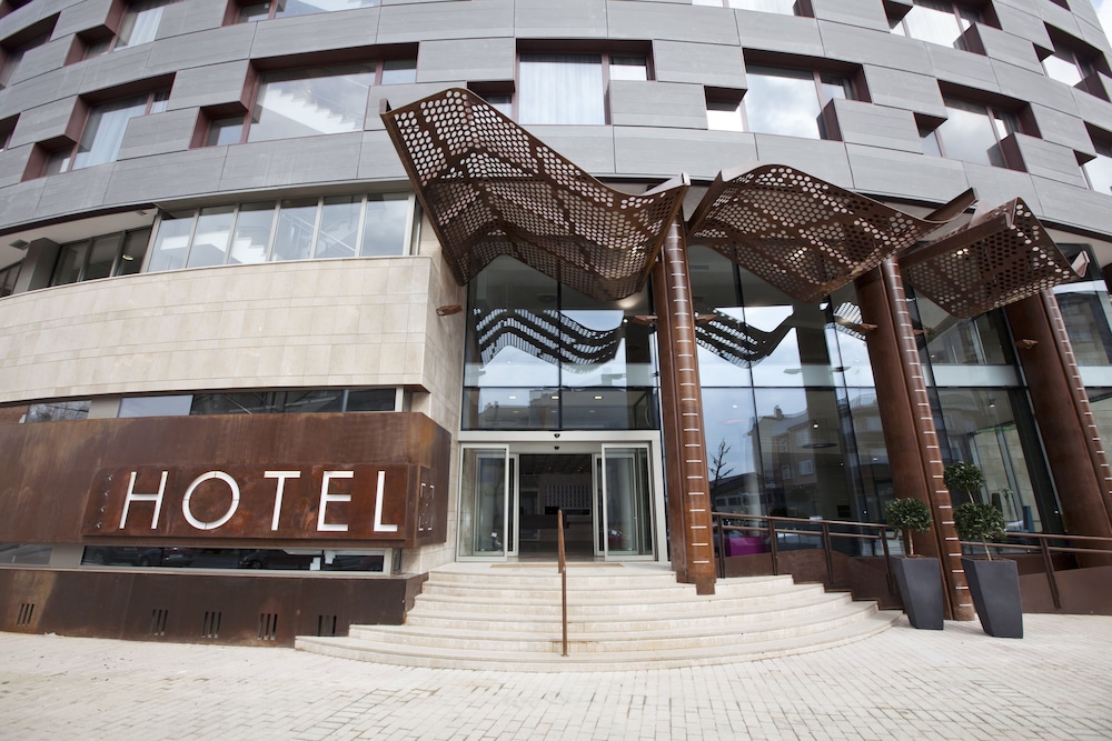 Hotel MasMonzon — 4-Star Luxury Hotel in Monzon, Spain