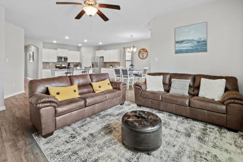 4 Bedroom home in Lake Charles — 4-Star Luxury Hotel in Lake Charles, United States