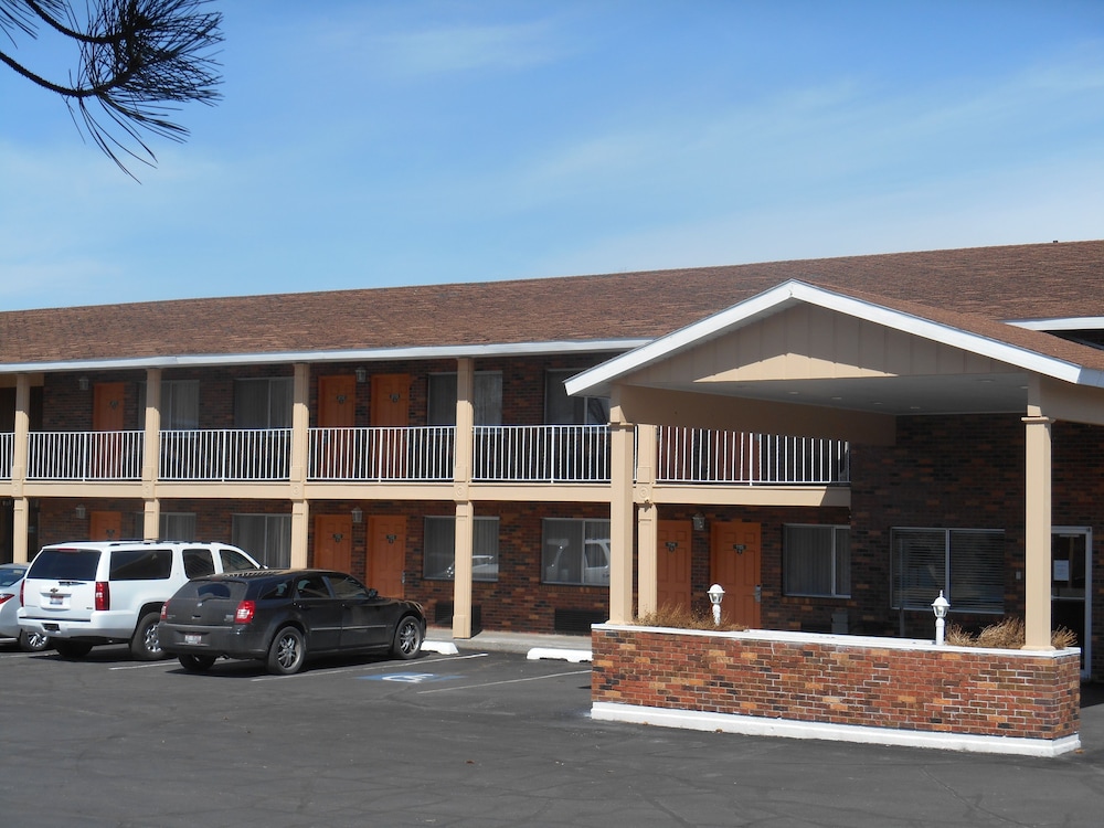 Henry's Fork Inn - photo 18