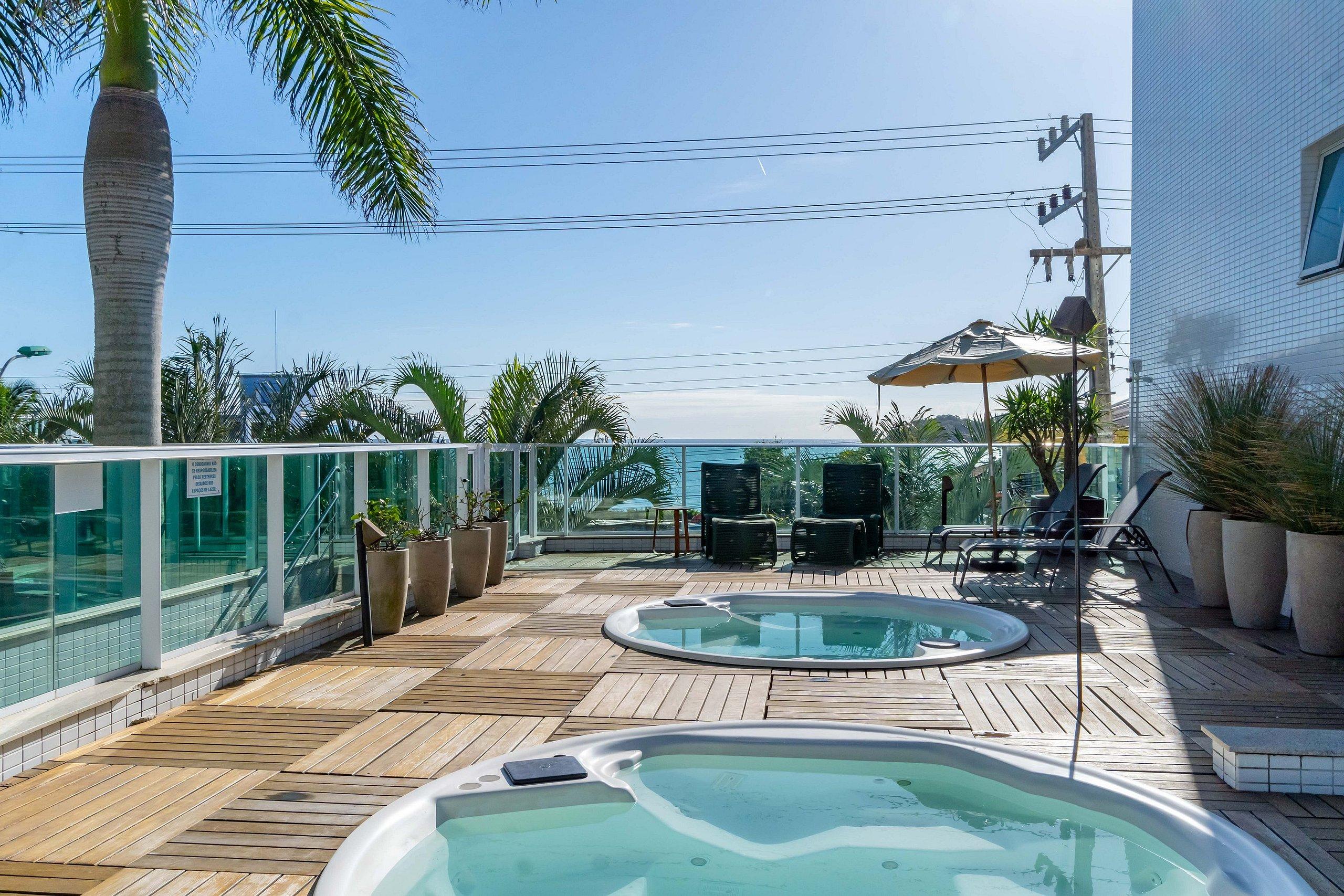 Condomínio com Piscina e Jacuzzi Boulevard