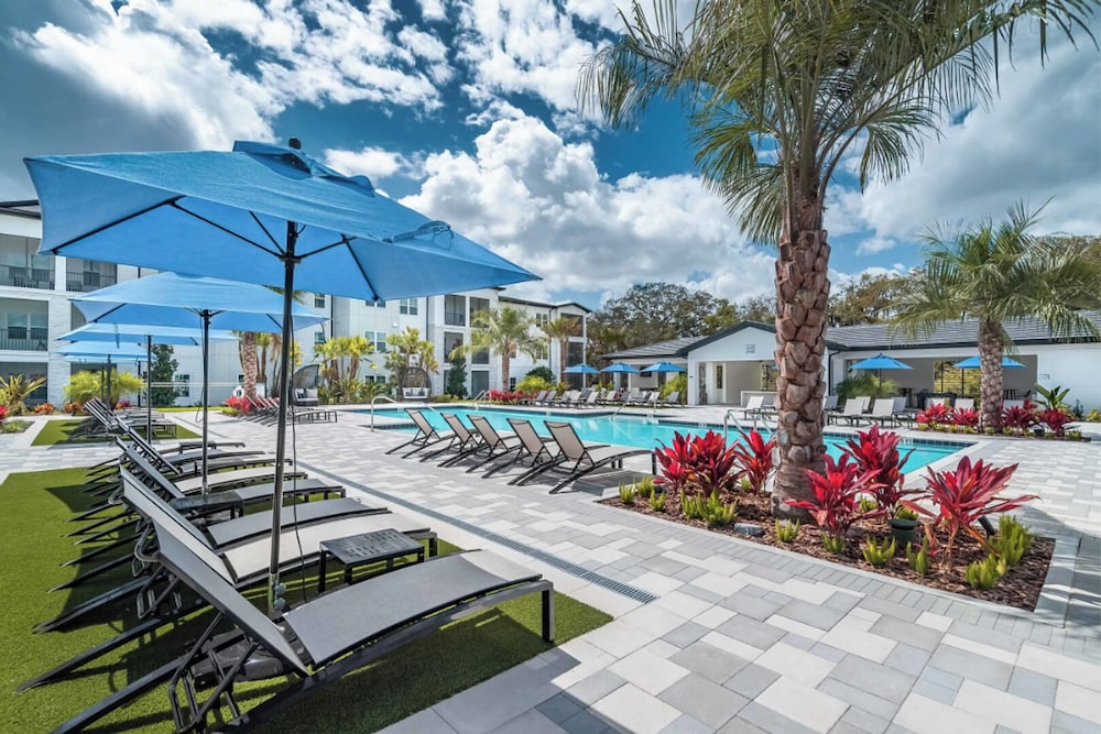 Landing Furnished Apartments Near MCO — 4-Star Luxury Hotel in Orlando, United States