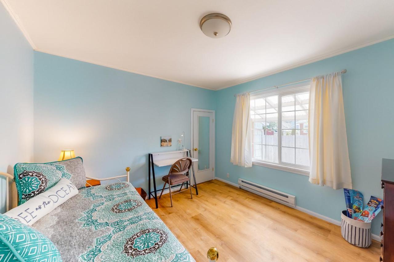 Waldport Bungalow - photo 7