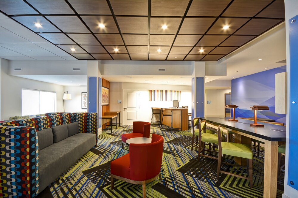 Holiday Inn Express Evansville by IHG - photo 21