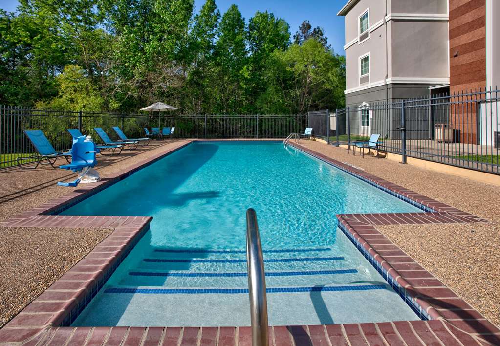 La Quinta Inn & Suites by Wyndham Palestine - photo 10