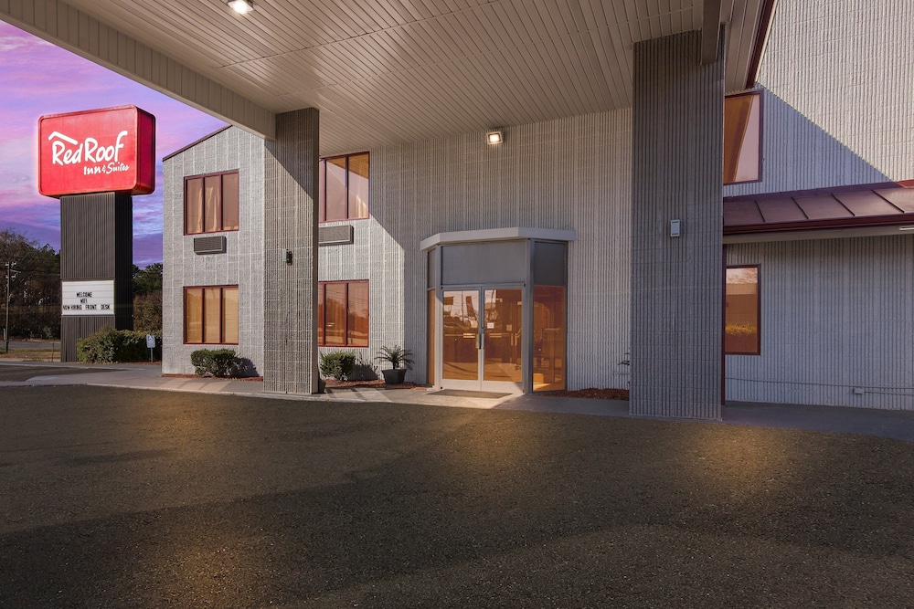 Red Roof Inn & Suites Monroe NC - photo 26