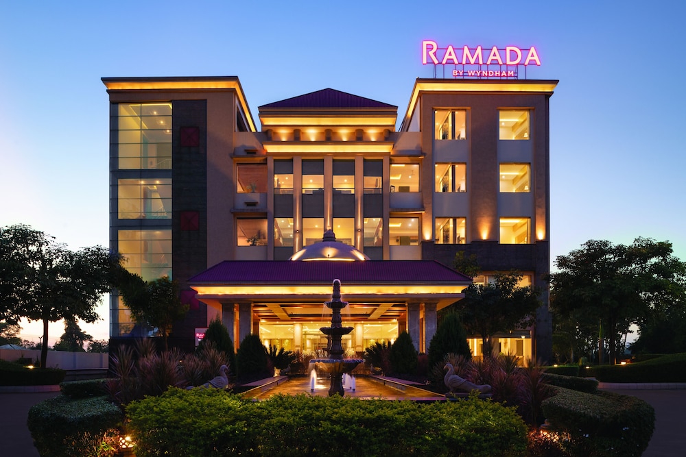 Ramada by Wyndham Varanasi Katesar in Chandauli, India