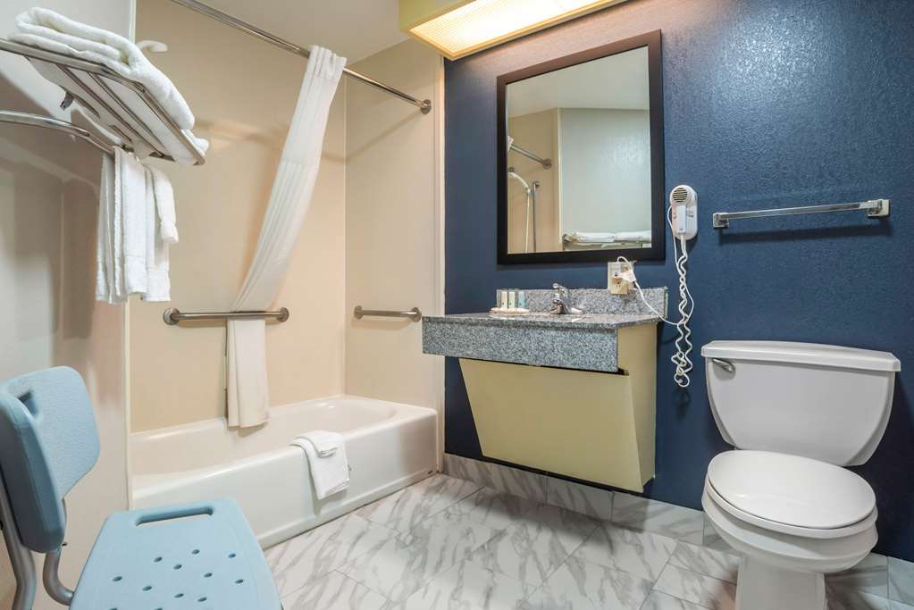 Quality Suites Baton Rouge East Denham Springs - photo 45