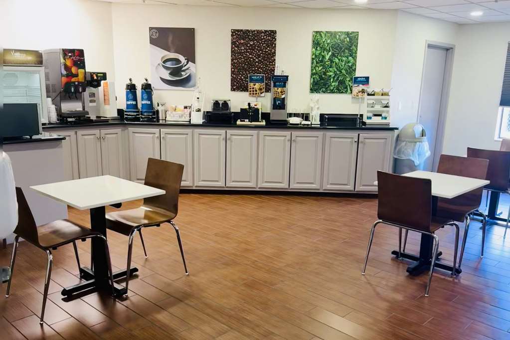 Clarion Pointe Albemarle - photo 44