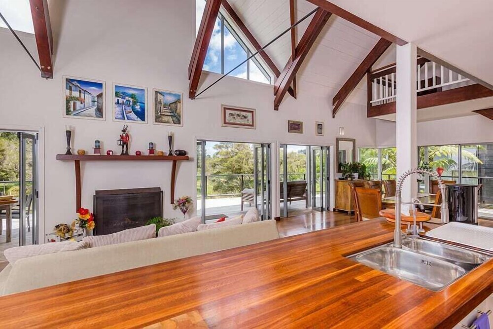 River Retreat — 4-Star Luxury Hotel in Paihia, New Zealand