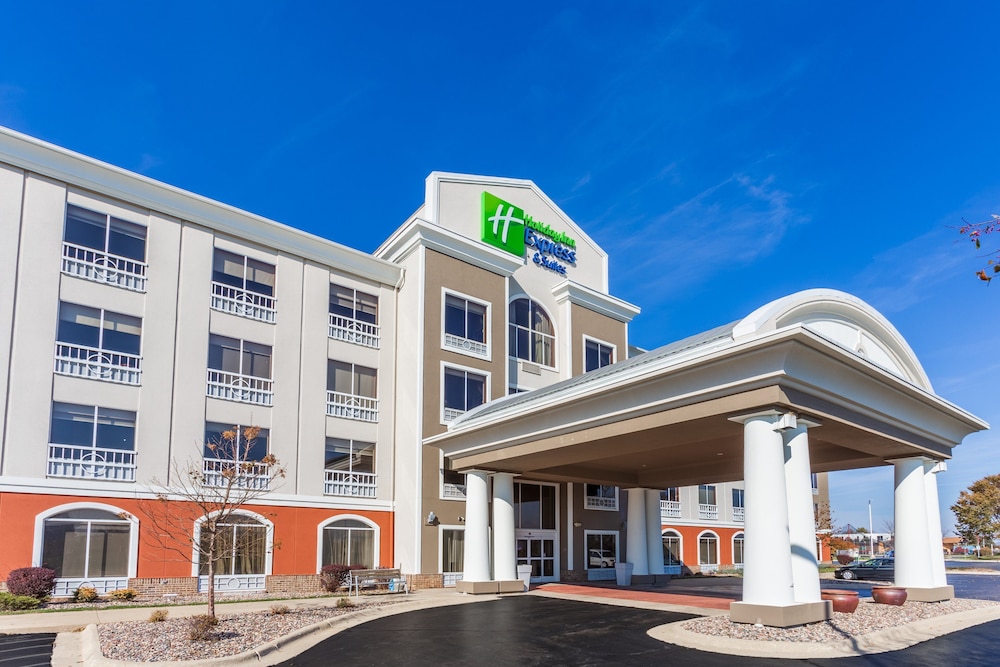 Holiday Inn Express Hotel & Suites Rockford Loves Park by IHG - photo 54