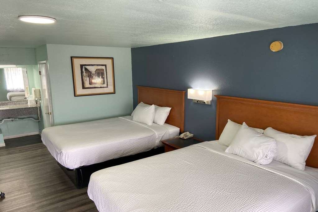 Days Inn by Wyndham Pratt - photo 7