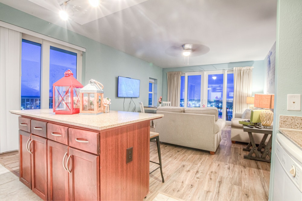 Laketown Wharf Resort by Aneliya's Rentals - photo 618