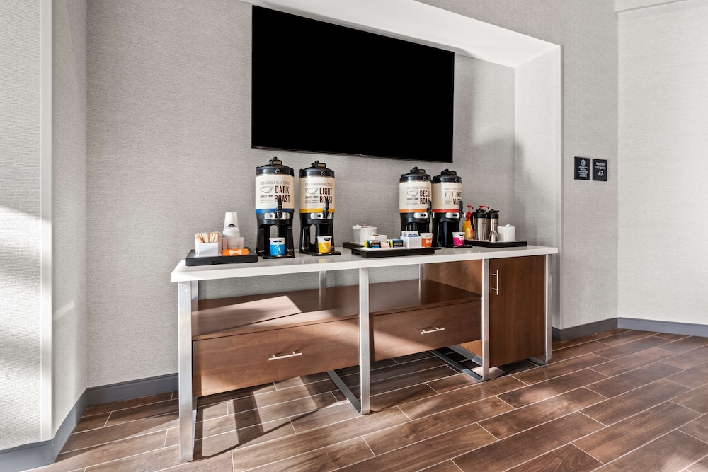Hampton Inn & Suites Portland Tigard - photo 26