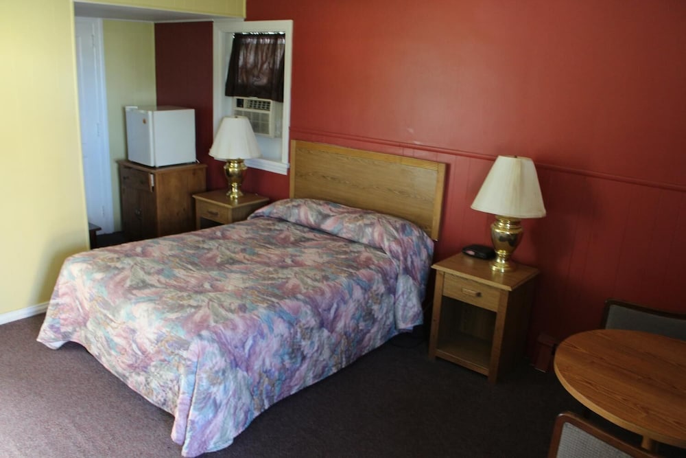 Crest Motel - photo 11