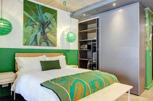 402 WEX1 by Perch Stays with daily housekeeping