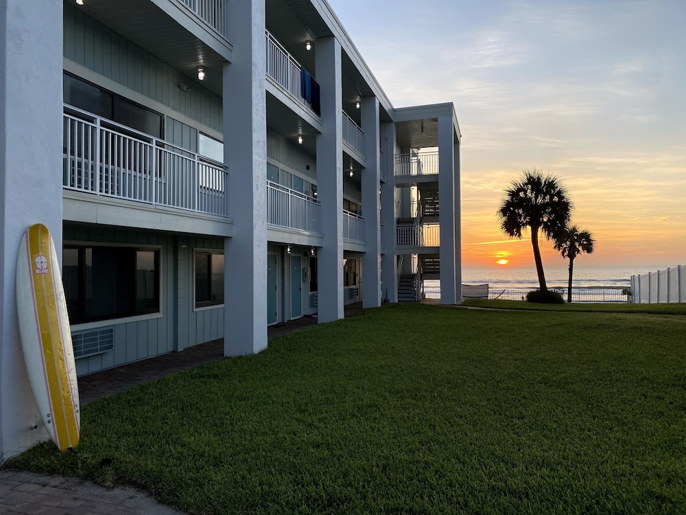 Coastal Waters Inn - photo 21