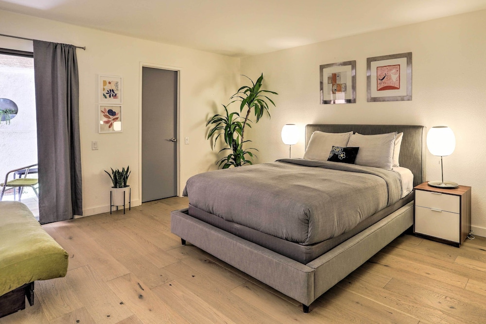 Palm Springs Hideaway w Resort Amenities - photo 5
