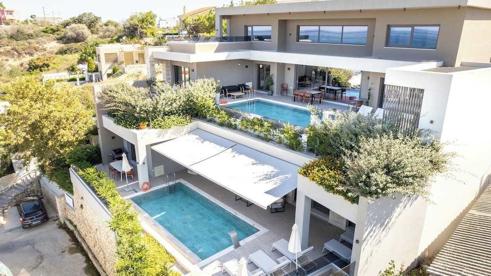Seafront Villas — 4-Star Luxury Hotel in Chania, Greece