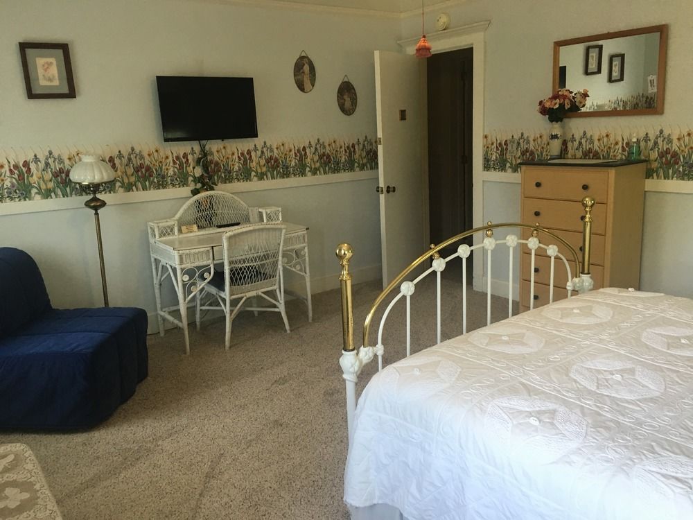 Francie's Inn - photo 32