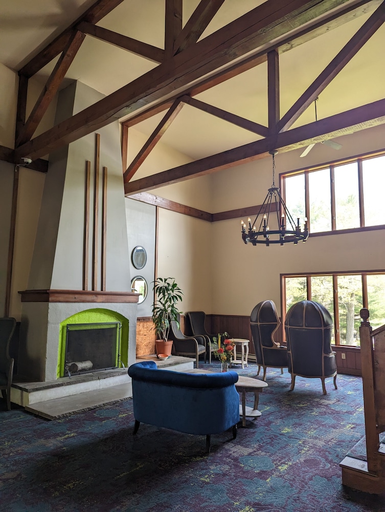 The Lodge Luxury Resort At Lake Harmony in Allentown, United States