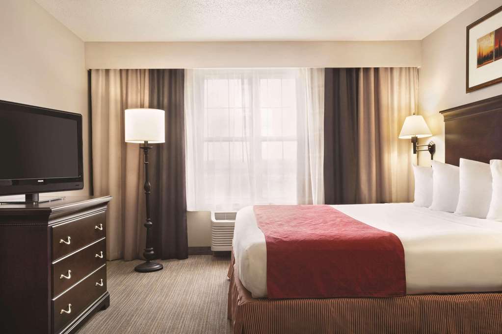 Country Inn & Suites by Radisson Moline Airport - photo 8