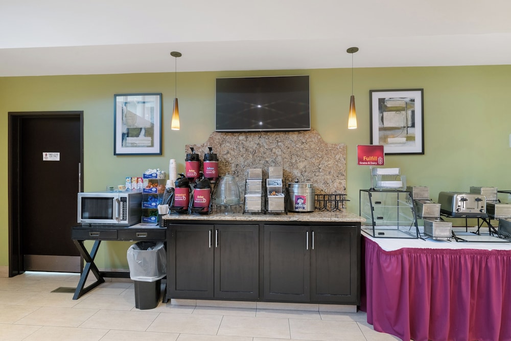 Antioch Inn & Suites Near Gurnee - photo 16