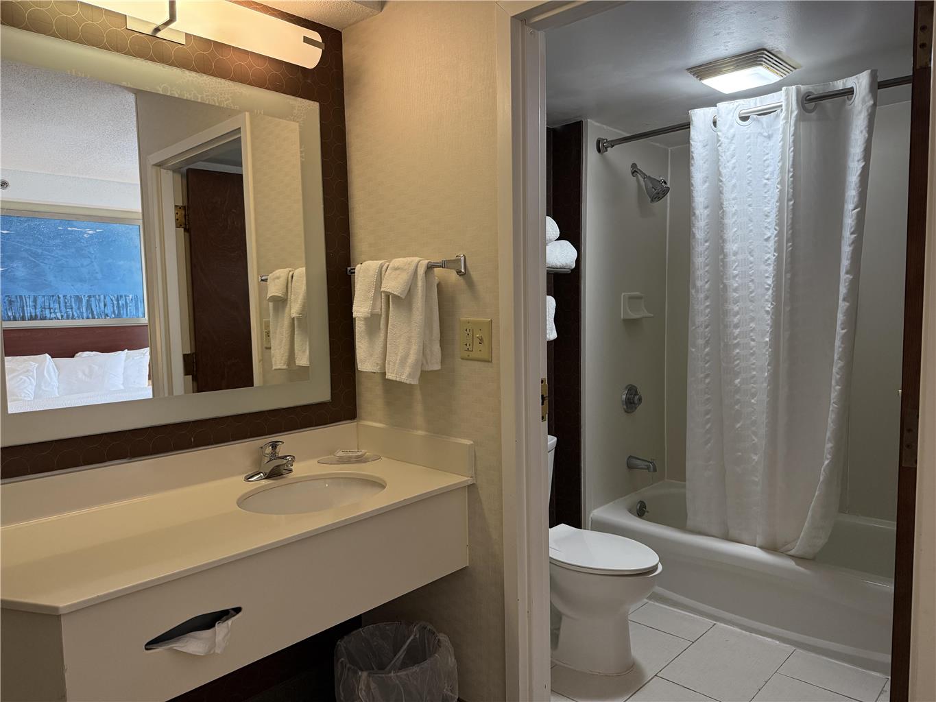 The Peoria Hotel SureStay Collection by Best Western - photo 12