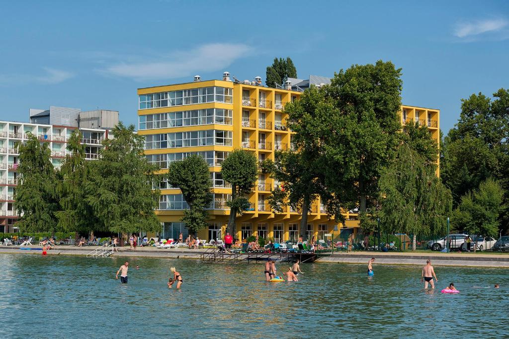 Hotel Lido — hotel in Siofok