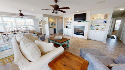 South Beach Ocean Condos E 09 by Tybee Beach Vacation Rentals — 4-Star Luxury Hotel in Tybee Island, United States