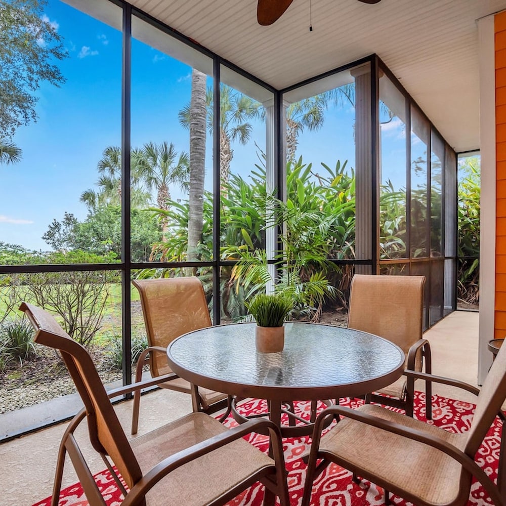 1st level PoolBeach Disney Area in Kissimmee, United States