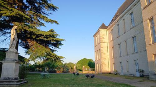 Palais abbatial de Bourgueil - carbon neutral hotel in Bourgueil