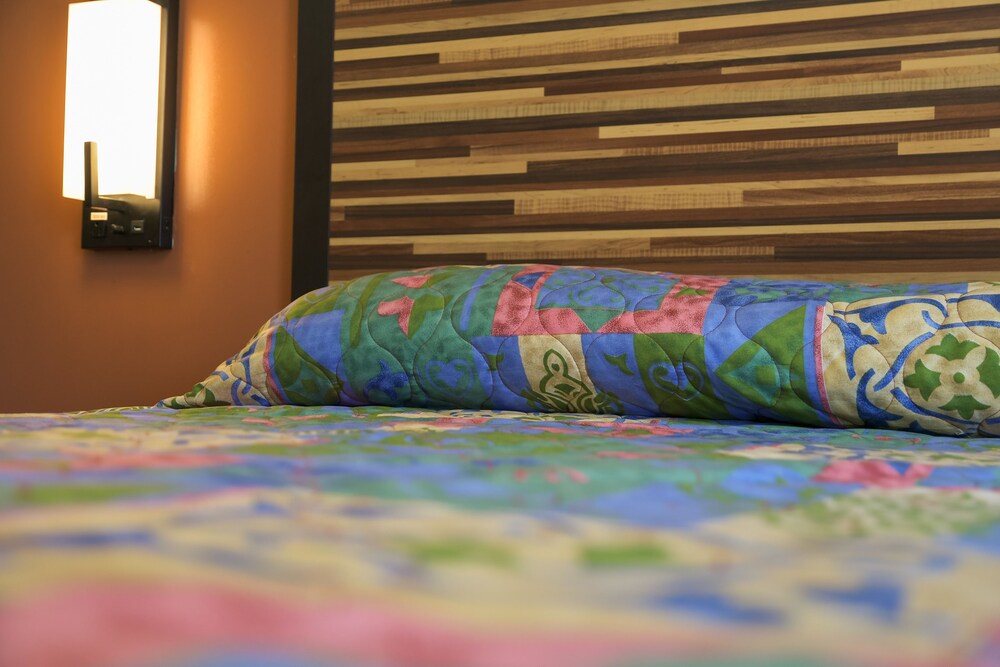 Merle Motel - photo 5