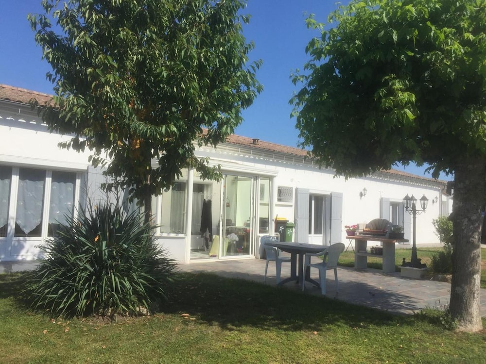 Au Coeur du Médoc — hotel in Saint-Estephe