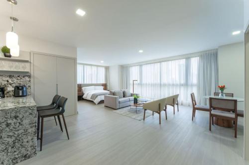 Short Term Studio Rental with Scenic Views in Costa del Este — 4-Star Luxury Hotel in Panama, Panama