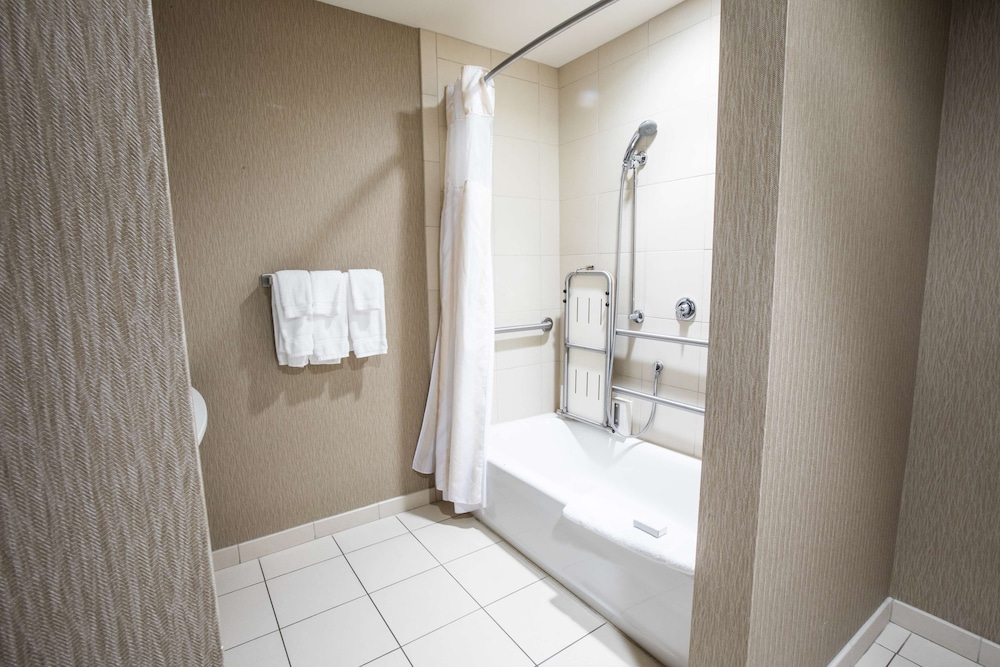 Hilton Garden Inn Clifton Park - photo 12