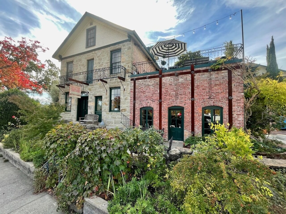 Maison Fleurie A Four Sisters Inn — 4-Star Luxury Hotel in Yountville, United States