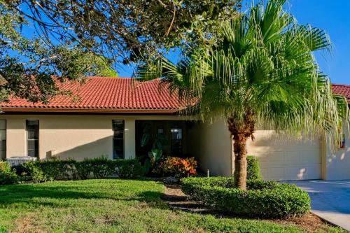 Peaceful Pinecone — 4-Star Luxury Hotel in Sarasota, United States