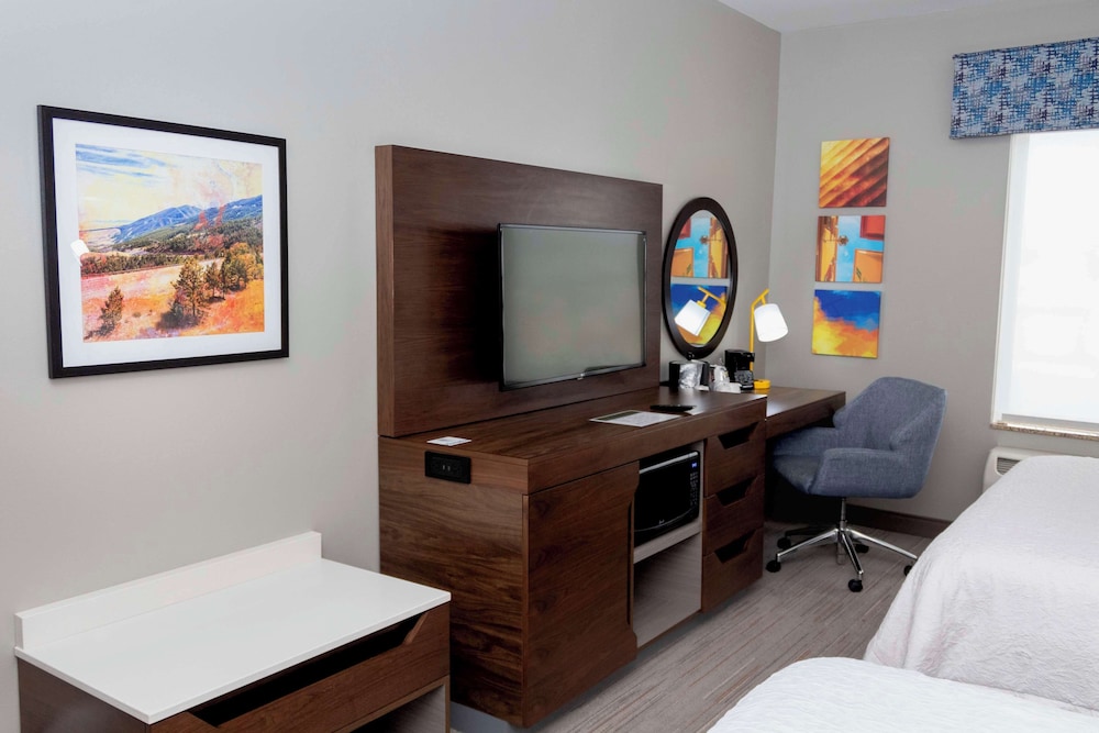 Hampton Inn & Suites Riverton - photo 14