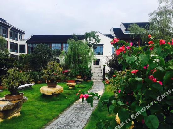 Zijinghua Yiyang Xiaozhen Resort in Lu'an, People's Republic of China