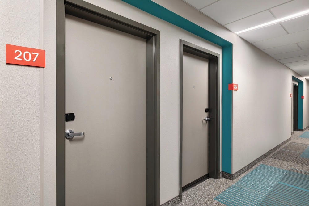 avid hotel Nashville Airport by IHG - photo 26
