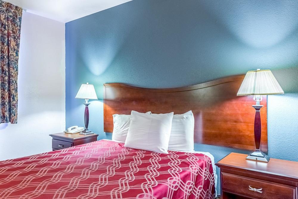 Urbana Inn and Suites By Magnuson Worldwide - photo 10