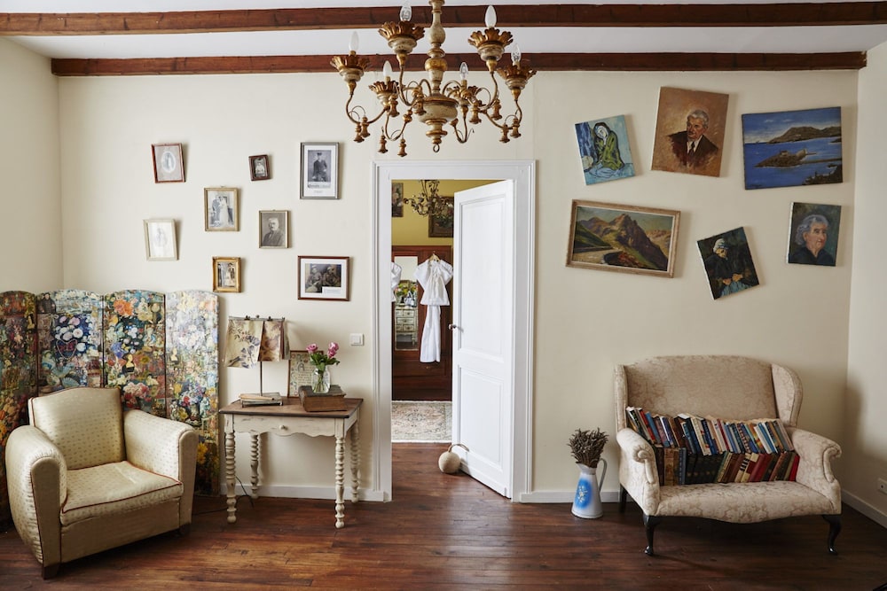 Manoir Laurette — 4-Star Luxury Hotel in Sainte-Bazeille, France